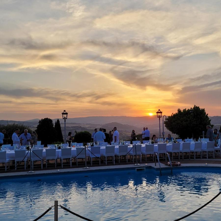 Relais Todini - Residenza D'Epoca - Luxury Historic House Hotell Exteriör bild