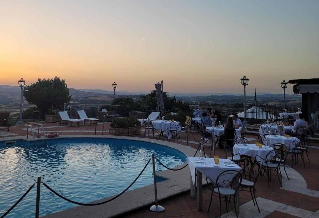 Relais Todini - Residenza D'Epoca - Luxury Historic House Hotell Exteriör bild